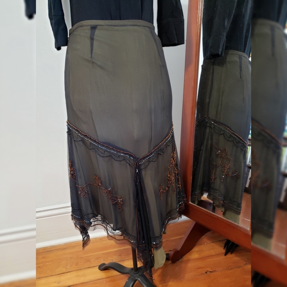 Beaded skirt - Picture 4 of 6